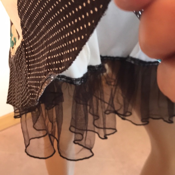 Strapless dress w/ peeking petticoat slip - Picture 5 of 6